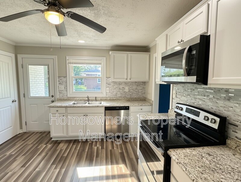 3921 Village Dr property image