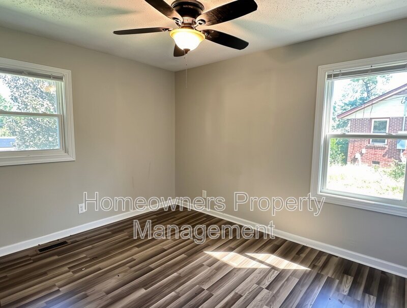 3921 Village Dr property image