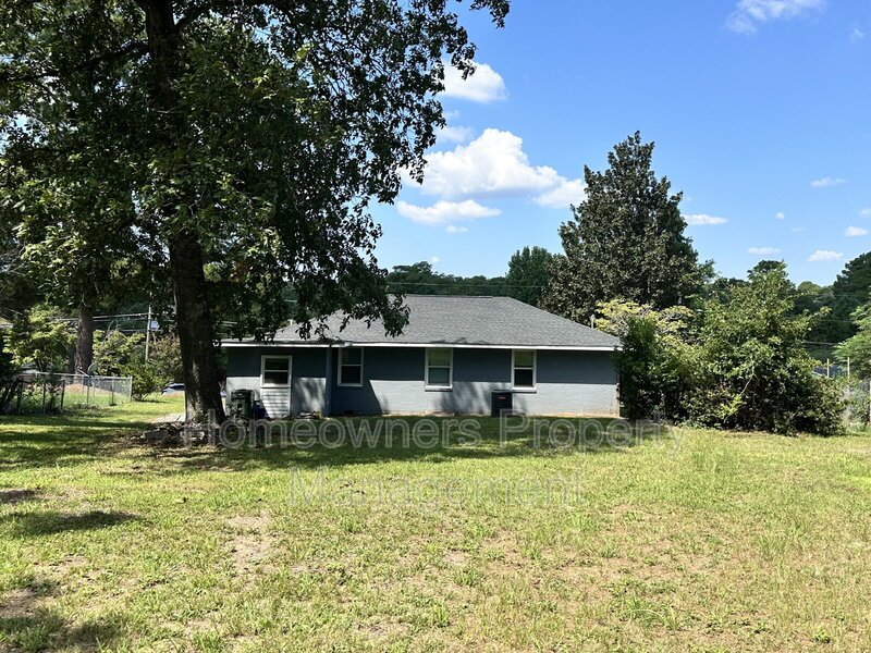 3921 Village Dr property image
