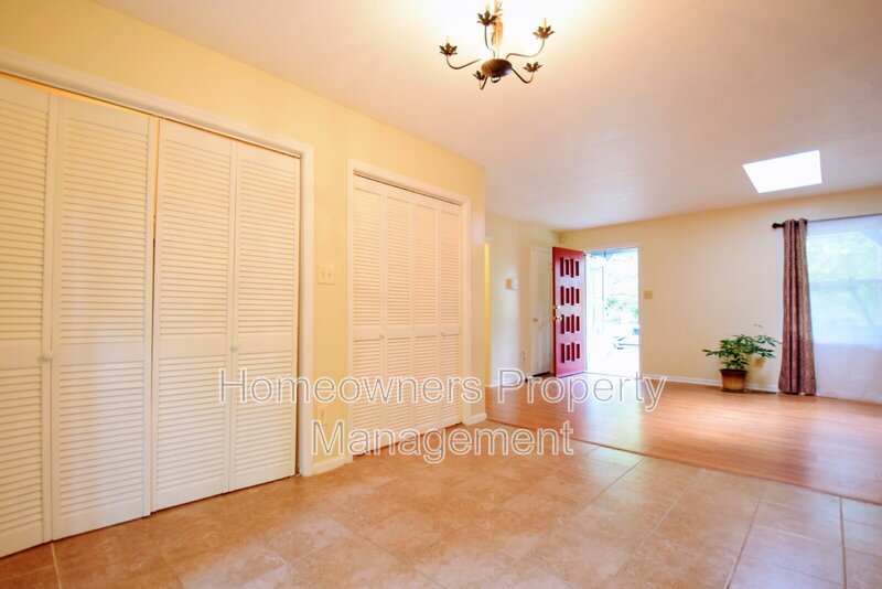 711 Niven Ave property image
