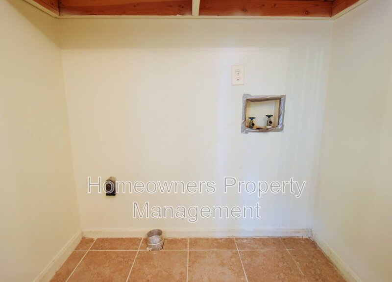 711 Niven Ave property image