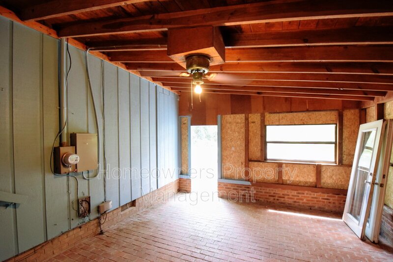 711 Niven Ave property image