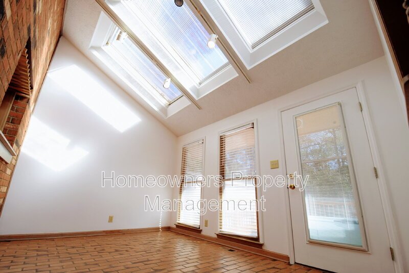 2347 Rolling Hill Dr. - Two Weeks Free off First Full Month property image