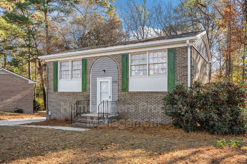 Montclair-Newly Renovated Tri-Level-- 735 Ashbrook Road property image