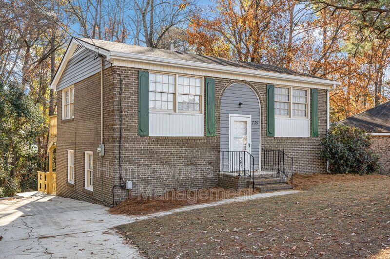Montclair-Newly Renovated Tri-Level-- 735 Ashbrook Road property image