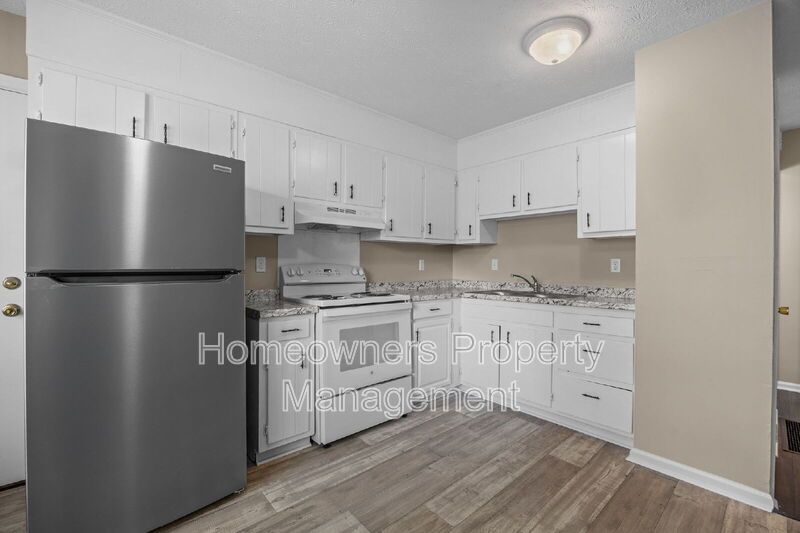 Montclair-Newly Renovated Tri-Level-- 735 Ashbrook Road property image