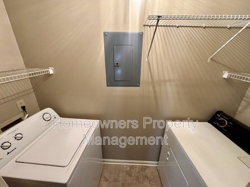 308-11 Waterdown property image
