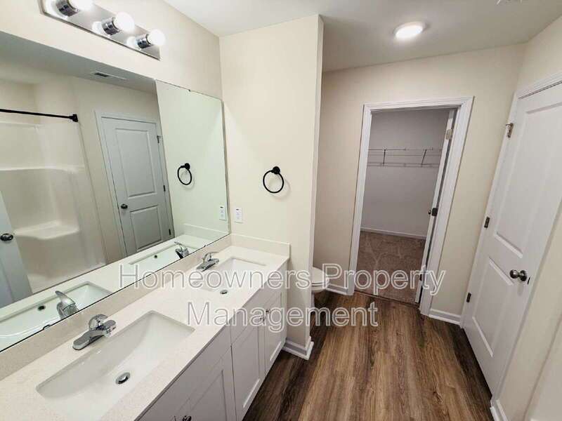 Charming 4-Bedroom Sanctuary in Hope Mills property image