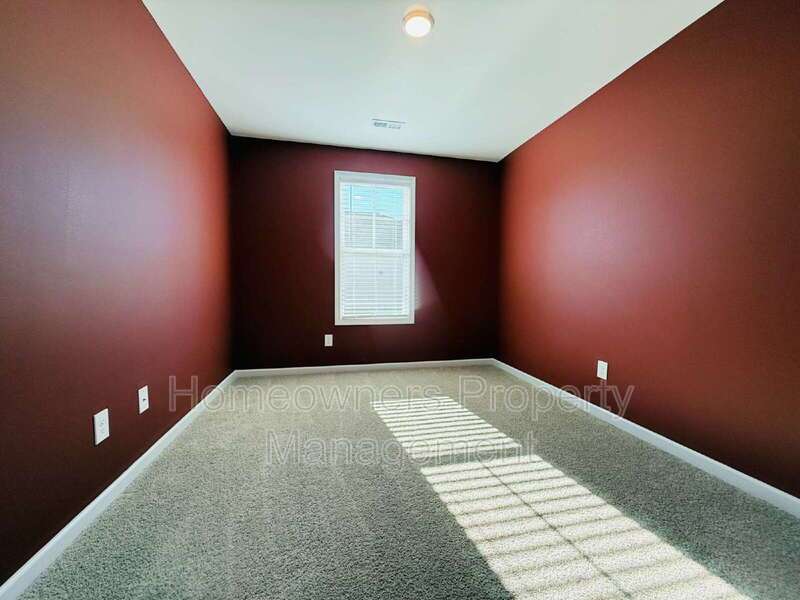 Charming 4-Bedroom Sanctuary in Hope Mills property image