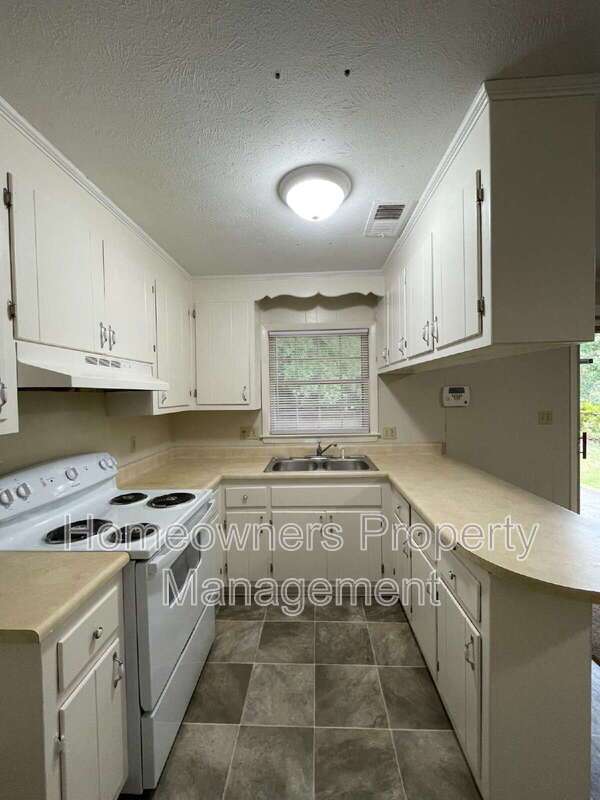 4912 Rosehill Road property image