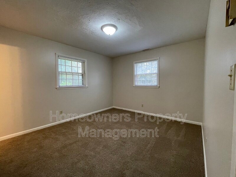 4912 Rosehill Road property image