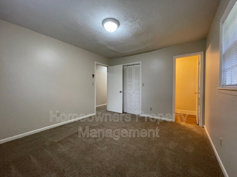 4912 Rosehill Road property image