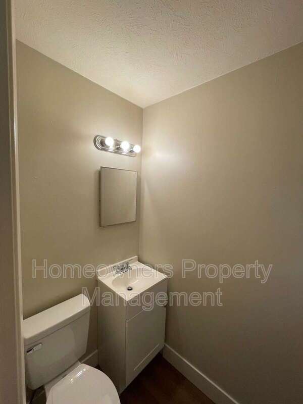 4912 Rosehill Road property image