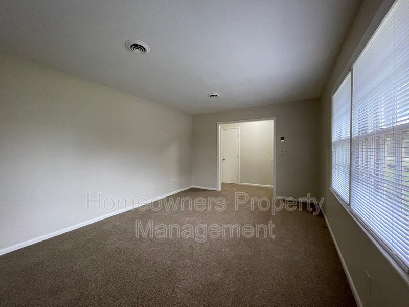 4912 Rosehill Road property image
