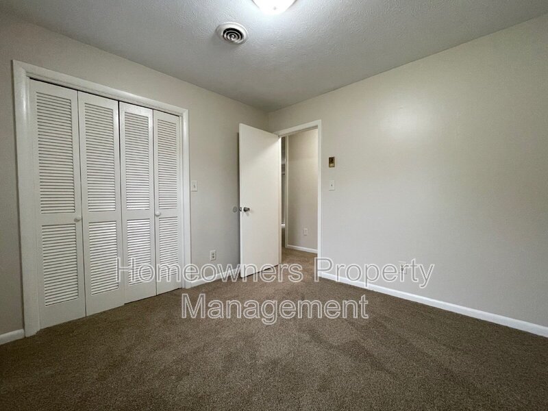 4912 Rosehill Road property image