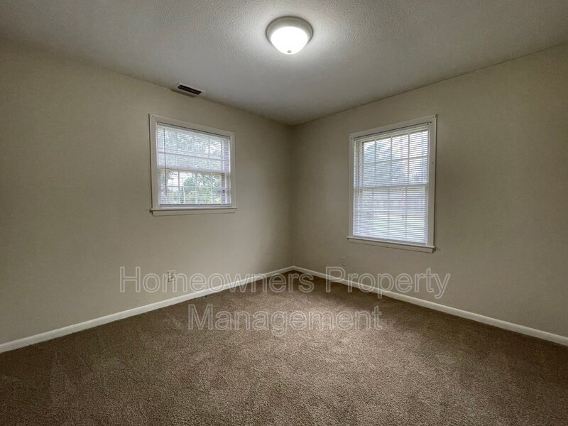 4912 Rosehill Road property image