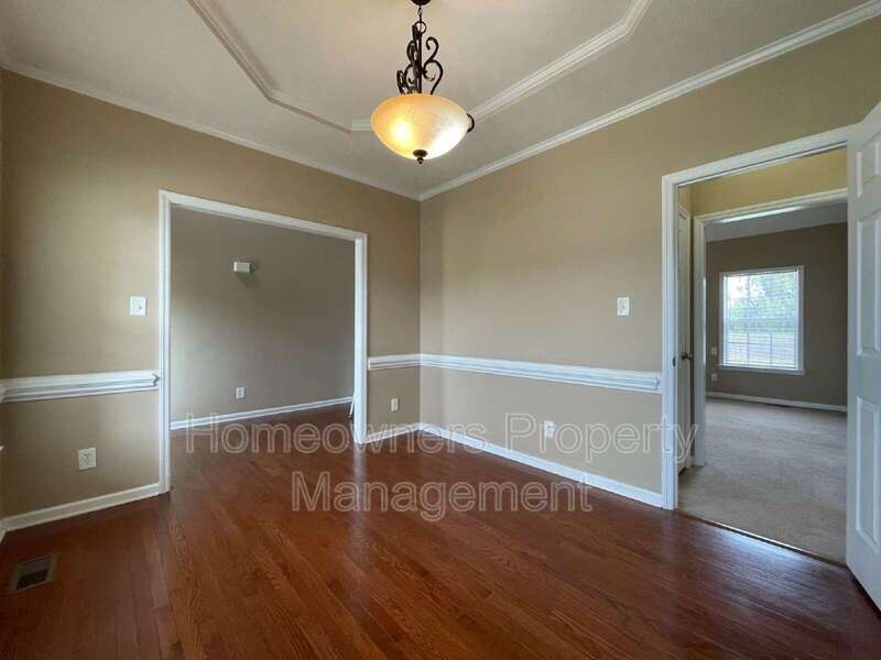 Hunters Crossing property image