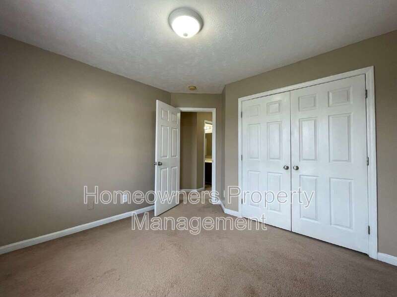 Hunters Crossing property image