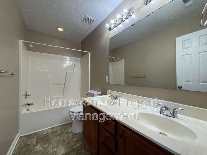 Hunters Crossing property image