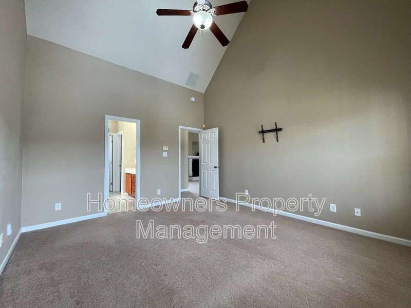 Hunters Crossing property image