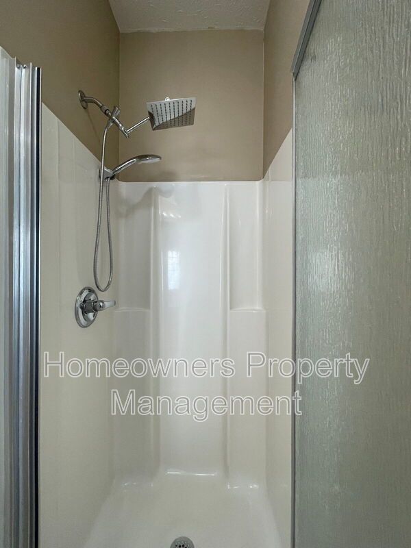 Hunters Crossing property image