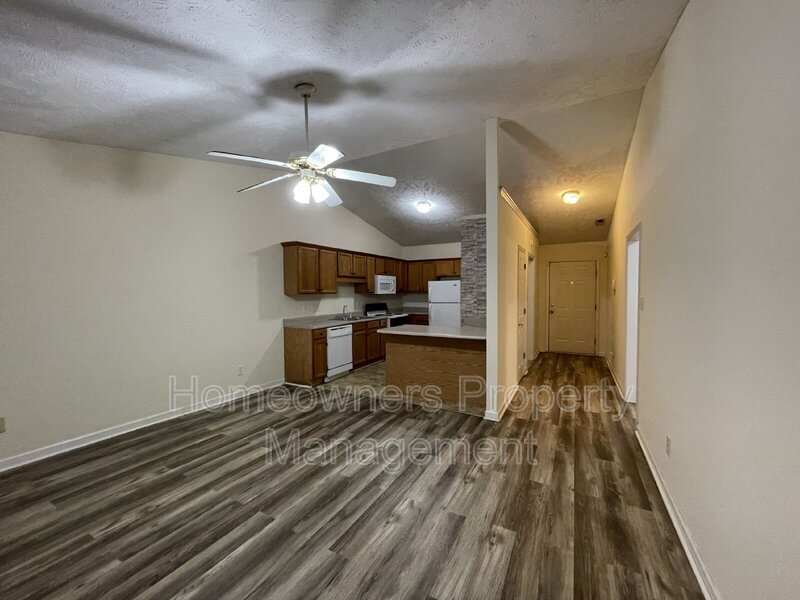 522 Longview Dr. Apt B ~ COMING SOON ~ property image