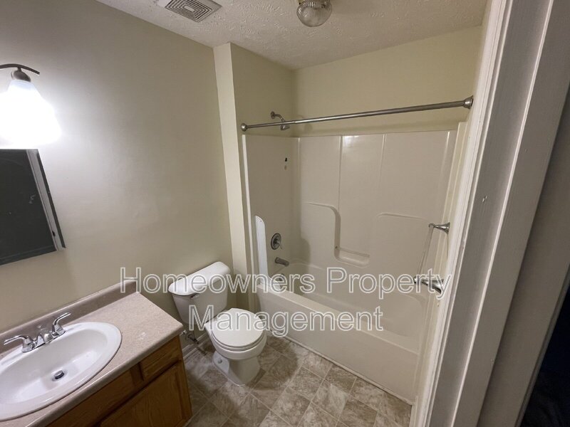 522 Longview Dr. Apt B ~ COMING SOON ~ property image