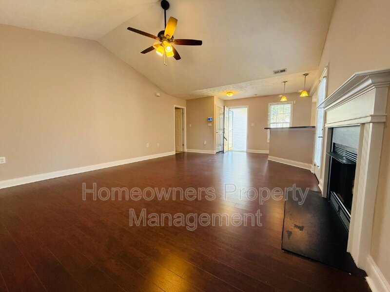 318 Hawthorn Dr - Spacious 3BR Home property image