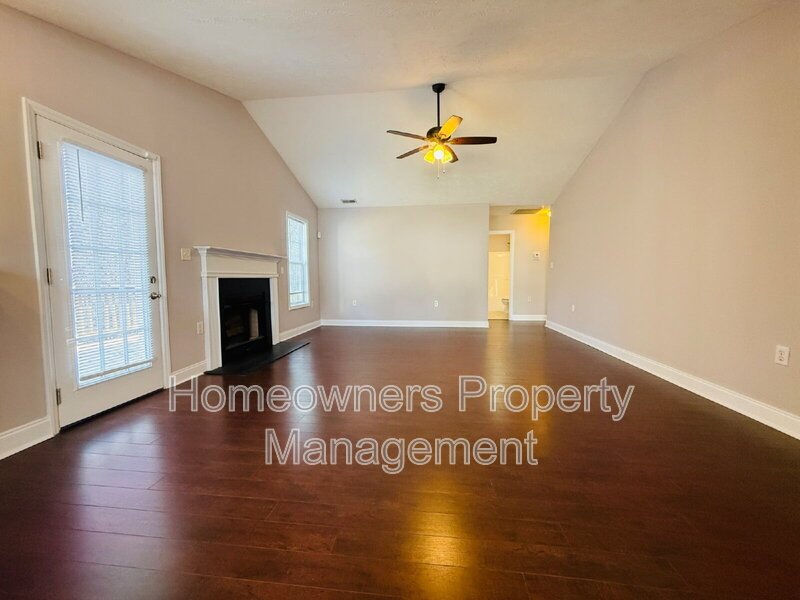 318 Hawthorn Dr - Spacious 3BR Home property image