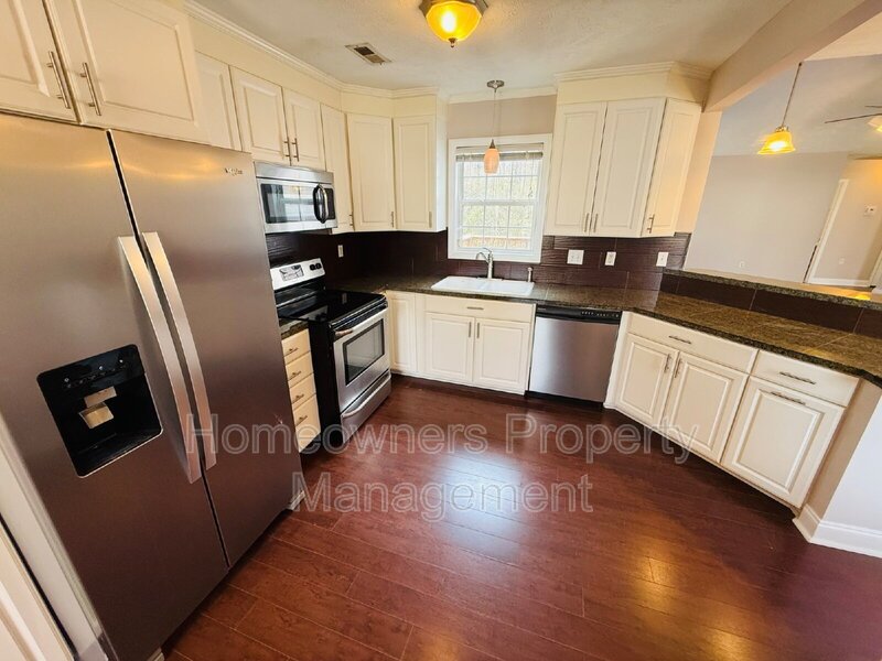 318 Hawthorn Dr - Spacious 3BR Home property image