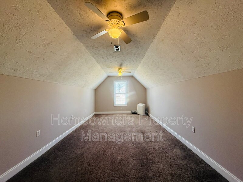 318 Hawthorn Dr - Spacious 3BR Home property image