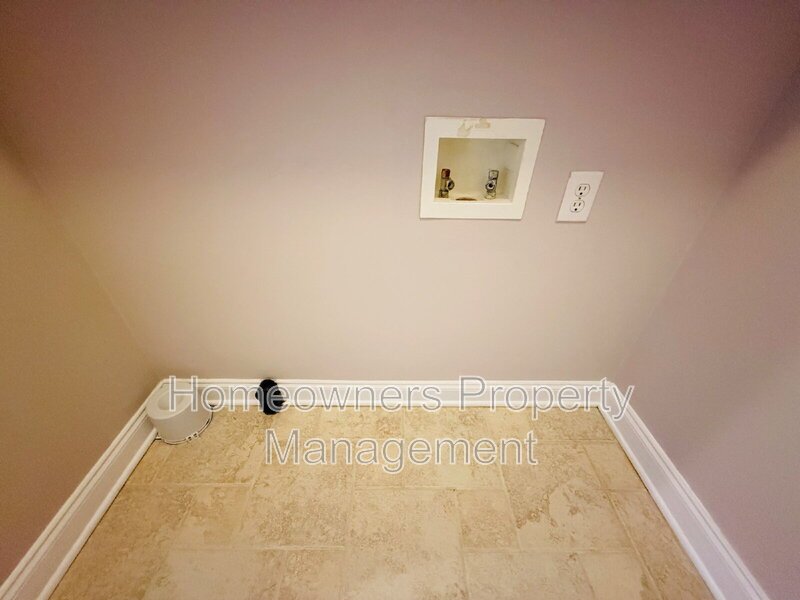 318 Hawthorn Dr - Spacious 3BR Home property image