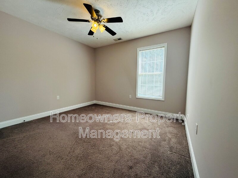 318 Hawthorn Dr - Spacious 3BR Home property image