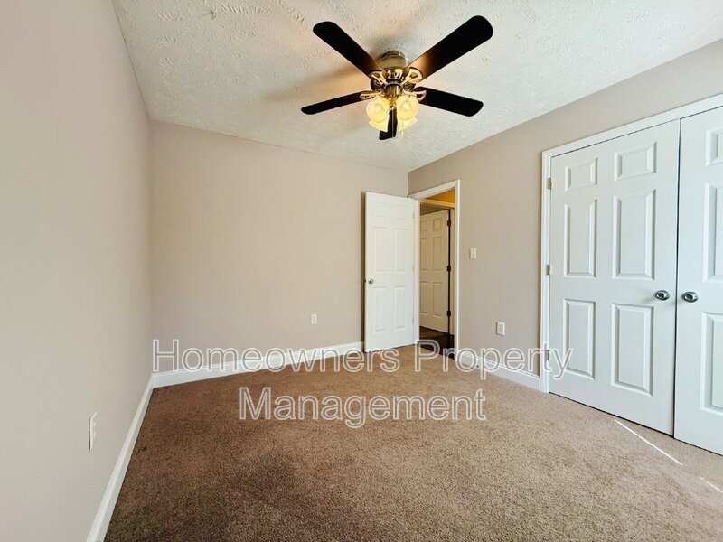 318 Hawthorn Dr - Spacious 3BR Home property image