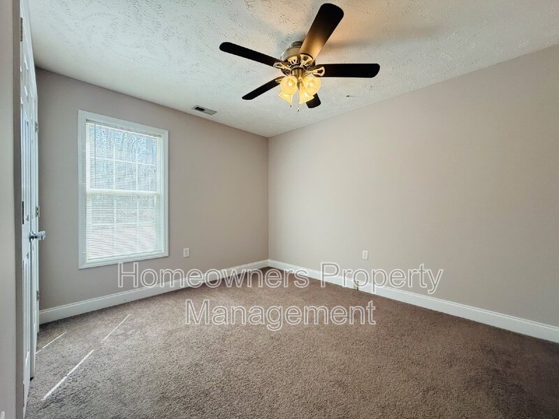 318 Hawthorn Dr - Spacious 3BR Home property image