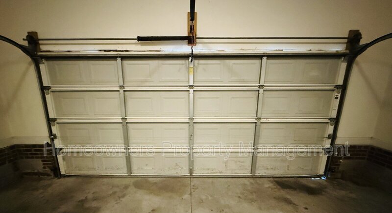 318 Hawthorn Dr - Spacious 3BR Home property image