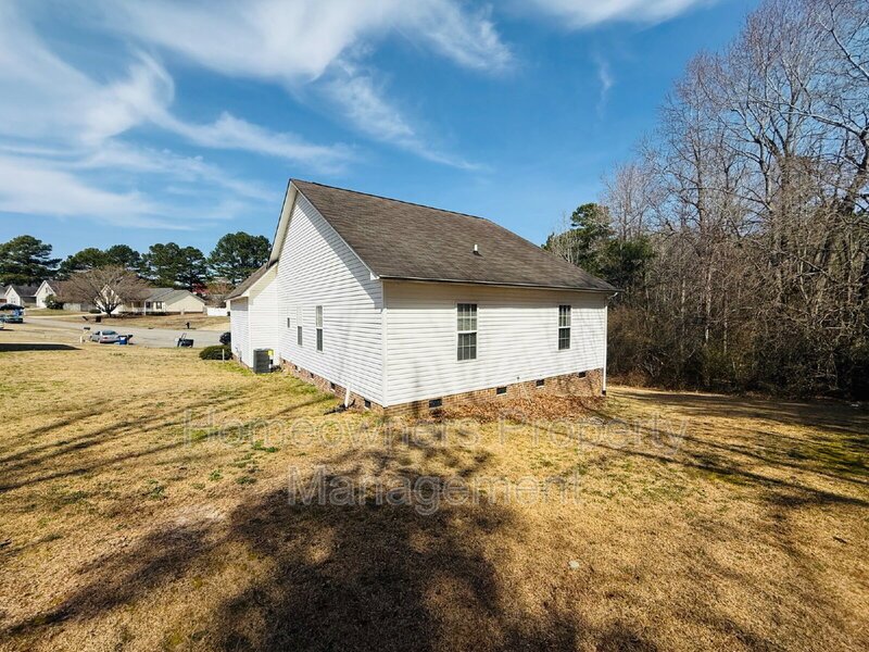 318 Hawthorn Dr - Spacious 3BR Home property image