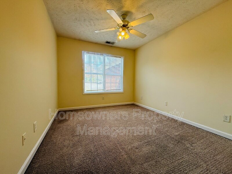 522 Longview Dr. Apt B ~ COMING SOON ~ property image