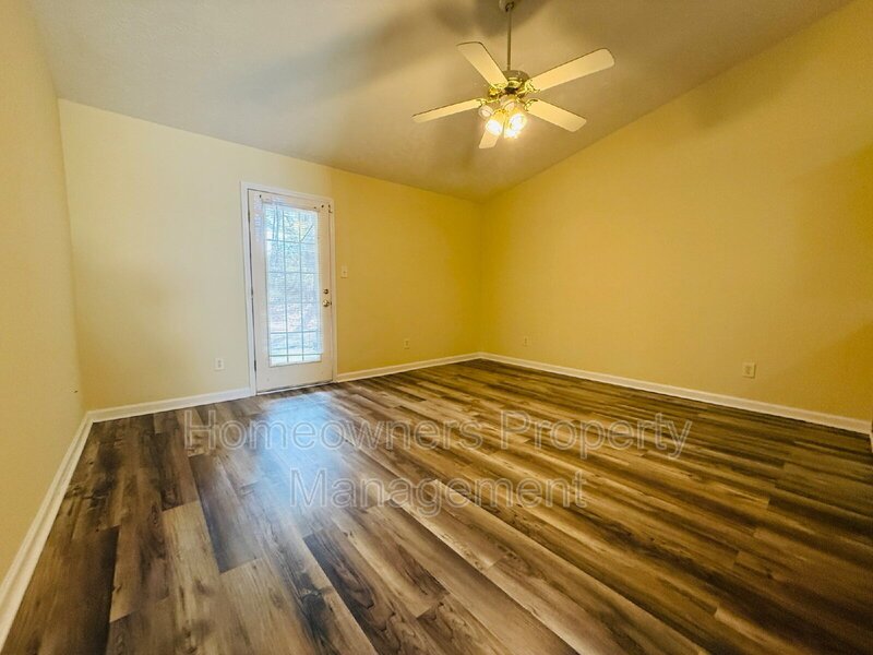 522 Longview Dr. Apt B ~ COMING SOON ~ property image