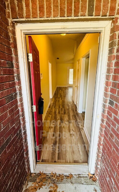 522 Longview Dr. Apt B ~ COMING SOON ~ property image