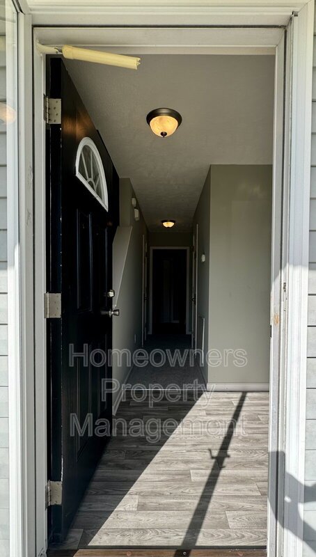 Charming 3-Bed Home with Hardwood Elegance & Cozy Fireplace in Raeford! property image