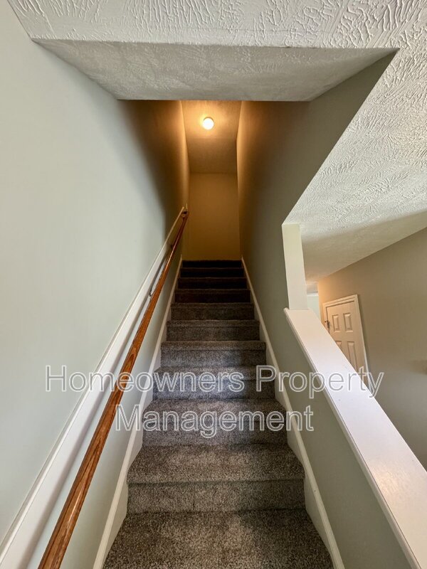 Charming 3-Bed Home with Hardwood Elegance & Cozy Fireplace in Raeford! property image