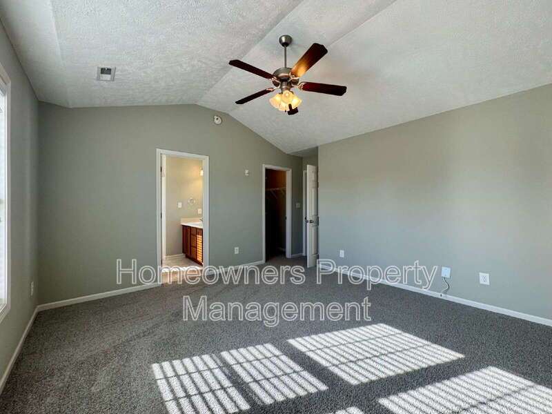 Charming 3-Bed Home with Hardwood Elegance & Cozy Fireplace in Raeford! property image