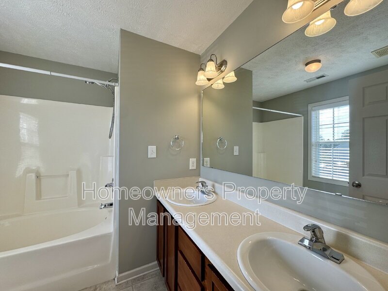 Charming 3-Bed Home with Hardwood Elegance & Cozy Fireplace in Raeford! property image