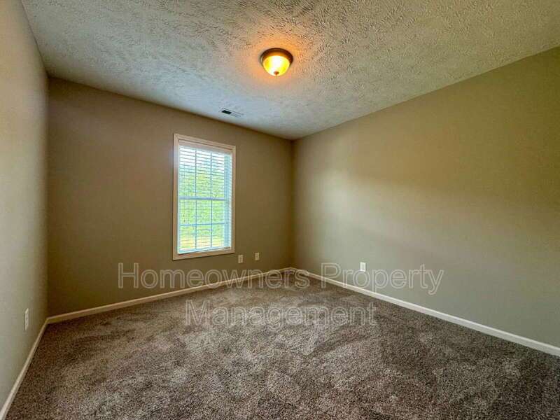 Charming 3-Bed Home with Hardwood Elegance & Cozy Fireplace in Raeford! property image