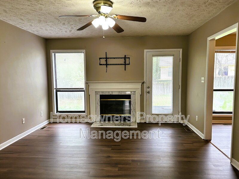 Charming 3-Bedroom Retreat with 2 Full Baths at 1542 Londonderry Place property image