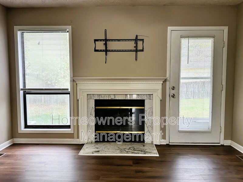 Charming 3-Bedroom Retreat with 2 Full Baths at 1542 Londonderry Place property image