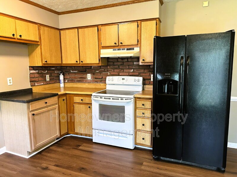 Charming 3-Bedroom Retreat with 2 Full Baths at 1542 Londonderry Place property image