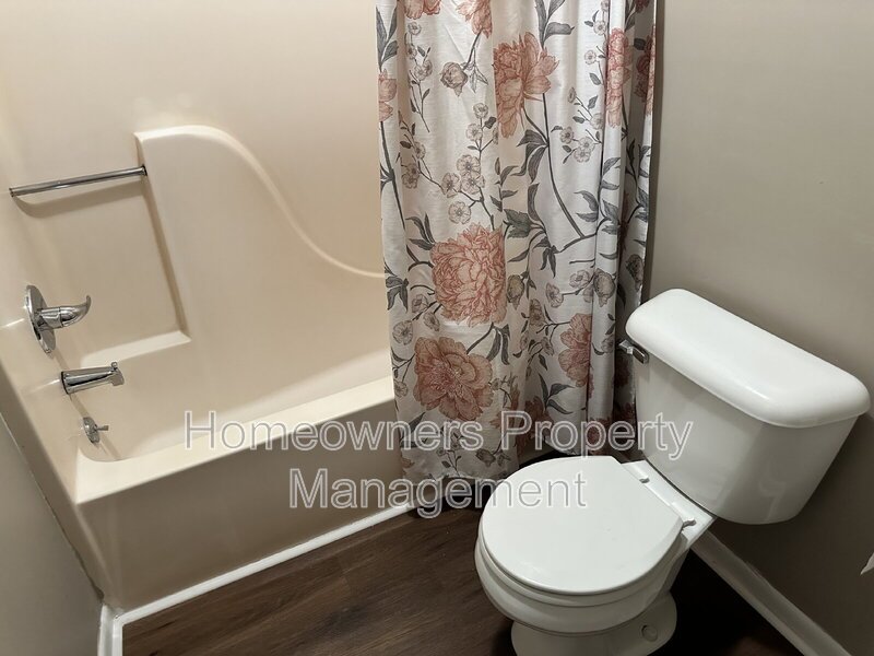 Charming 3-Bedroom Retreat with 2 Full Baths at 1542 Londonderry Place property image