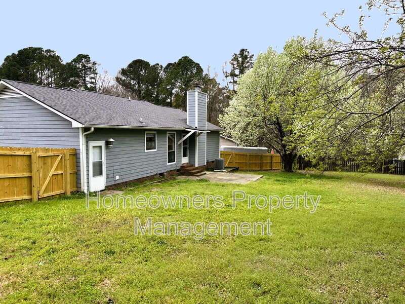 Charming 3-Bedroom Retreat with 2 Full Baths at 1542 Londonderry Place property image